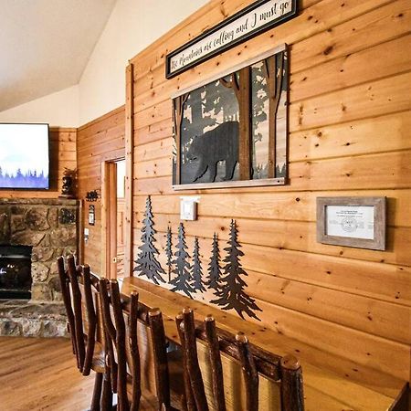 Four Private Suites - Hot Tub - Arcade - Fast Wi-Fi - One Minute To Parkway Fun Pigeon Forge Exterior photo